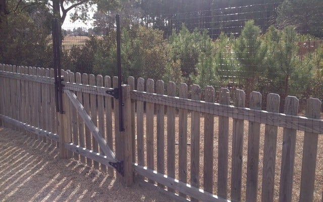 This Fence Extension System Helps Stop Jumpers